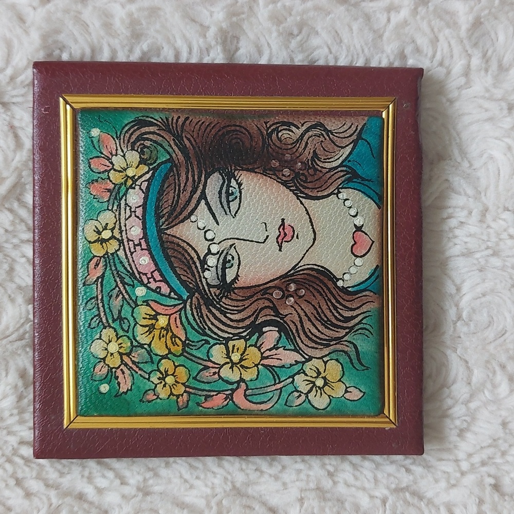 Compact Mirror